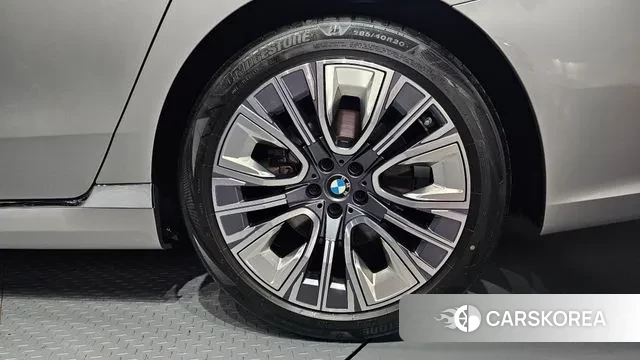 BMW 7 Series (G70) id 3289395 из Кореи 15