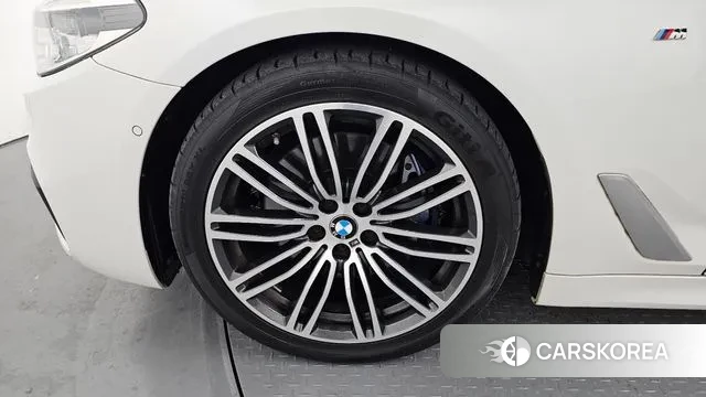 BMW 5 Series (G30) id 3412967 из Кореи 15