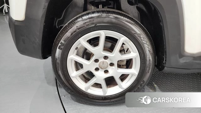 Jeep Renegade id 3954191 из Кореи 16