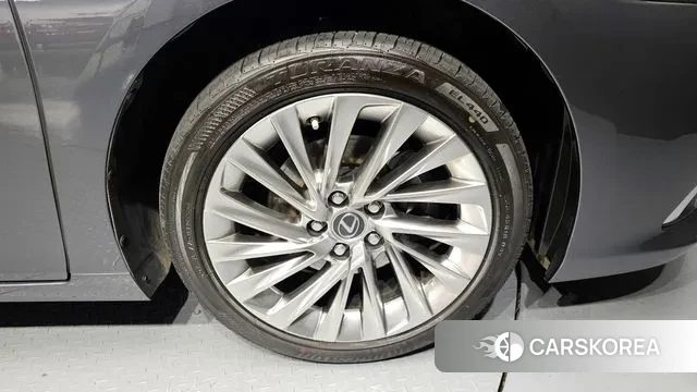 Lexus ES300h 7th generation id 3400570 из Кореи 15