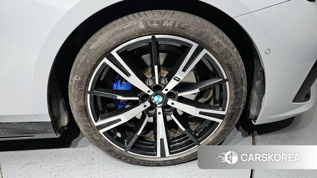 BMW 5 Series (G60) id 3805431 из Кореи 15