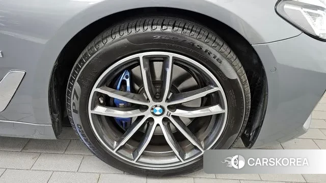 BMW 5 Series (G30) id 3246833 из Кореи 15