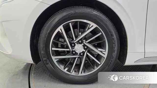 Hyundai The New Grandeur IG id 4310338 из Кореи 28
