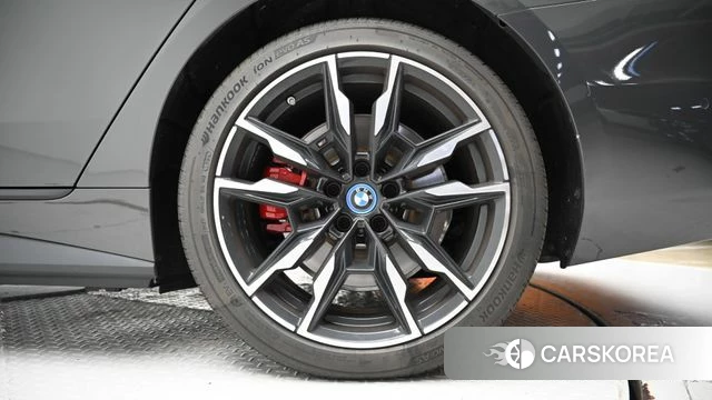 BMW i4 id 4590592 из Кореи 15