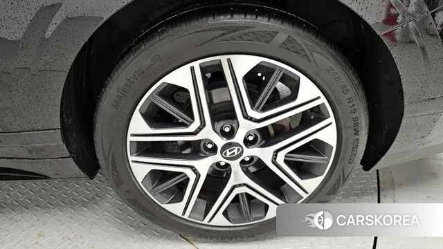 Hyundai Grandeur (GN7) id 3405524 из Кореи 15