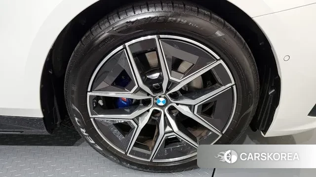 BMW 5 Series (G60) id 3507314 из Кореи 15