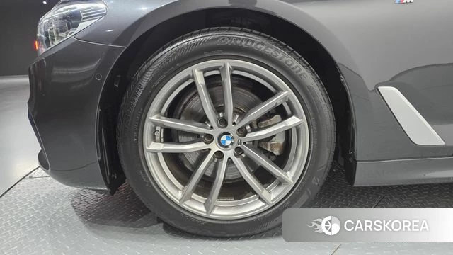 BMW 5 Series (G30) id 4246236 из Кореи 29