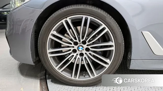 BMW 5 Series (G30) id 3686982 из Кореи 15