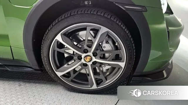 Porsche Taycan id 3518623 из Кореи 15