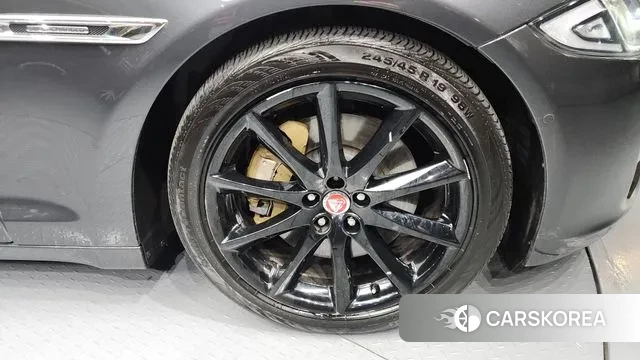 Jaguar All New XJ id 3459851 из Кореи 15