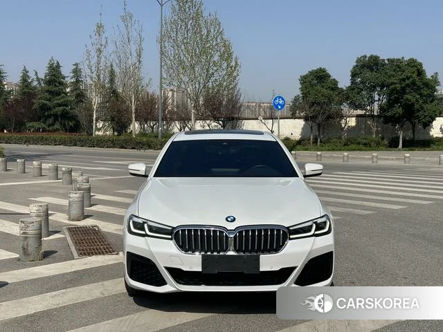 BMW 5 series 2023 Белый из Китая, фото 5