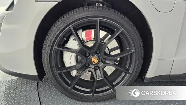 Porsche Taycan id 3472518 из Кореи 15