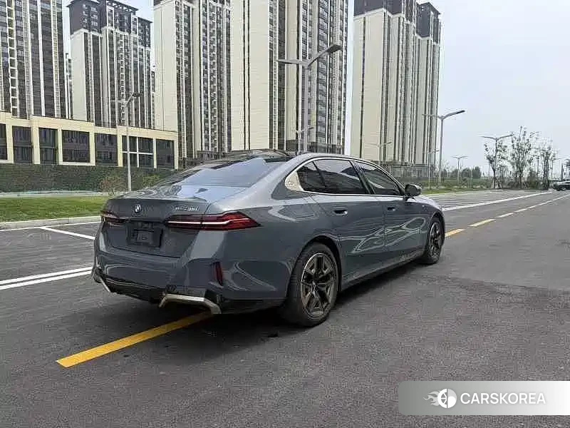 BMW i5 2024 Silver/gray из Китая, фото 5