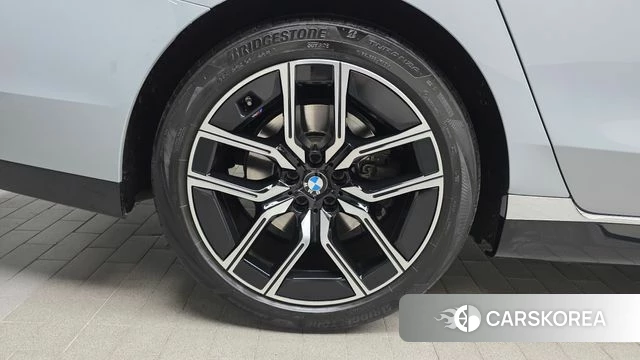 BMW 7 Series (G70) id 4308574 из Кореи 27