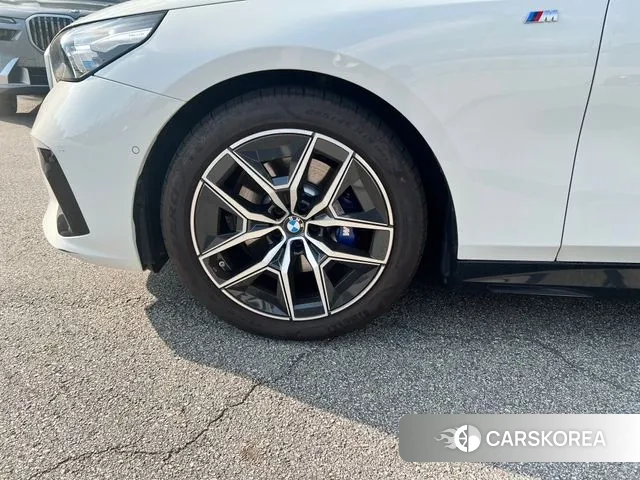 BMW 5 Series (G60) id 2984000 из Кореи 15