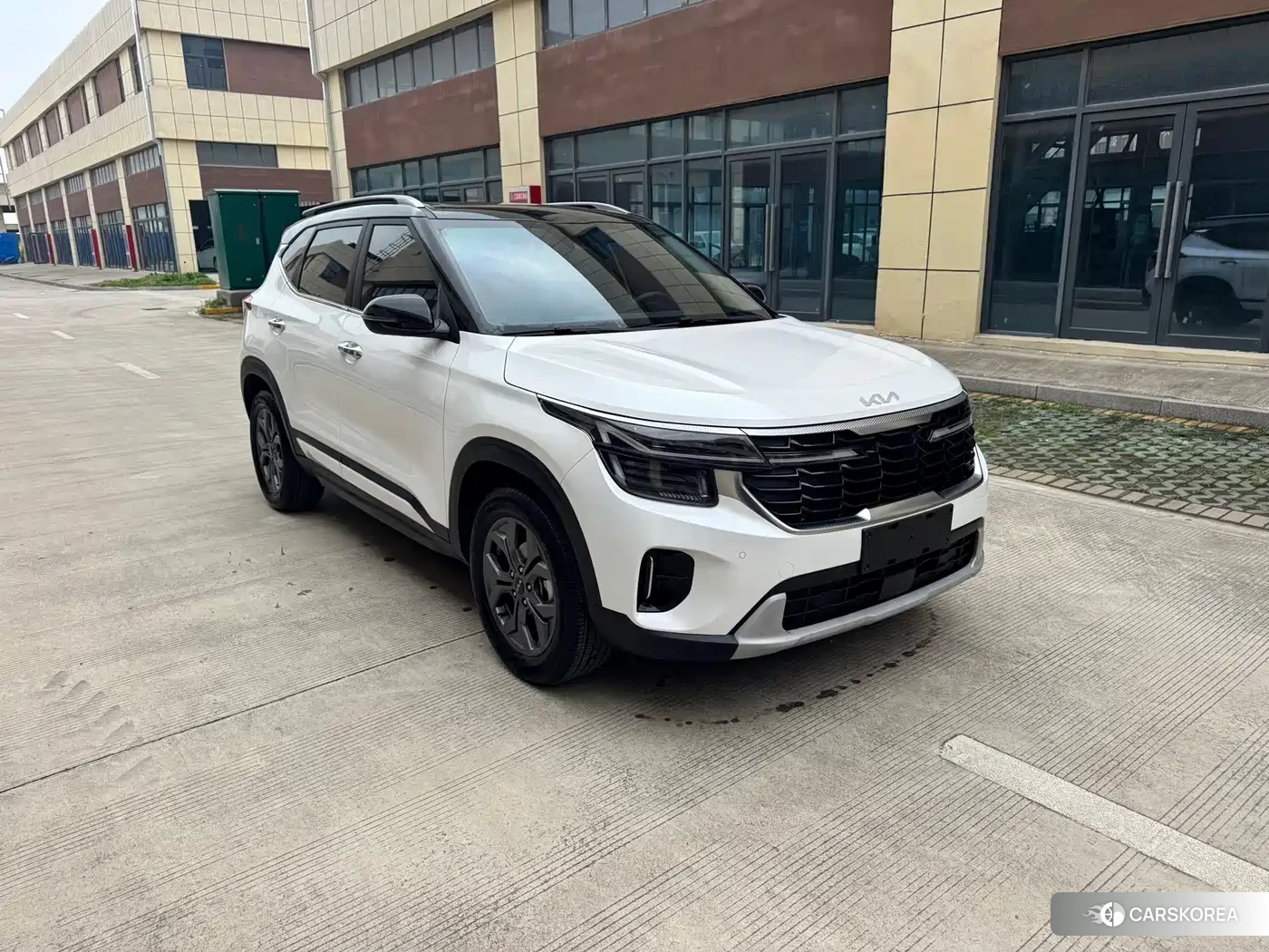 Kia Seltos 2024 Белый из Китая, фото 5