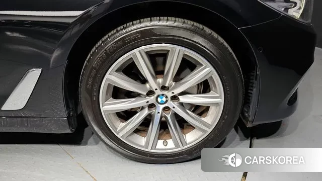 BMW 5 Series (G30) id 3039278 из Кореи 15