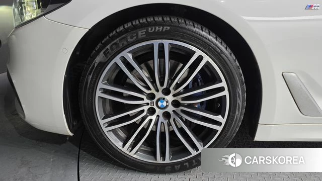 BMW 5 Series (G30) id 3844578 из Кореи 15