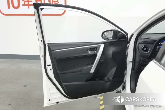 Toyota Corolla dual engine E+ id 4276506 из Китая 19
