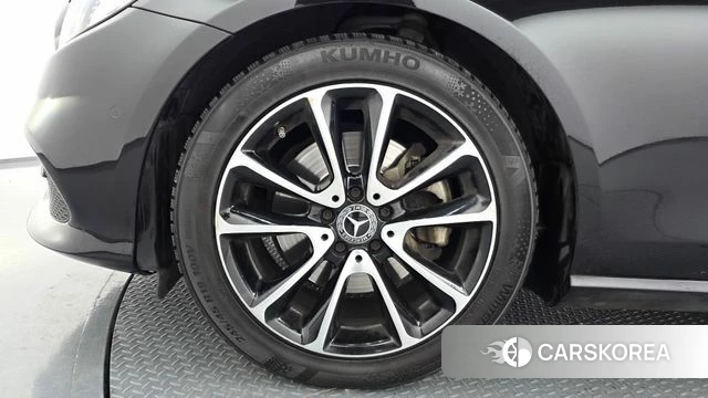Mercedes-Benz E-Class W213 id 4657815 из Кореи 28