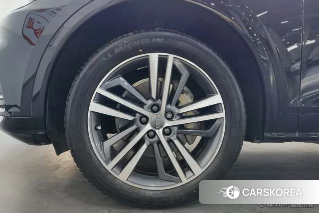 Audi Q5L id 4273207 из Китая 19