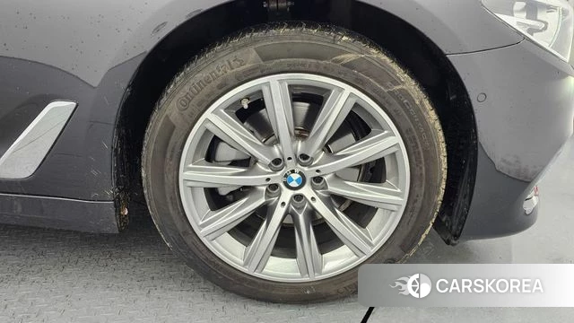 BMW 5 Series (G30) id 3917191 из Кореи 15