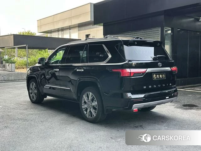 Toyota Sequoia 2025 Черный из Китая, фото 5