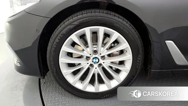 BMW 5 Series (G30) id 3789469 из Кореи 15