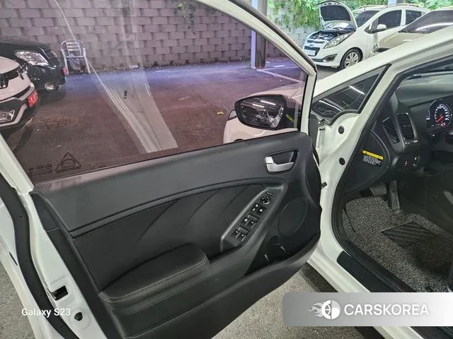 Kia The New K3 id 3399259 из Кореи 15