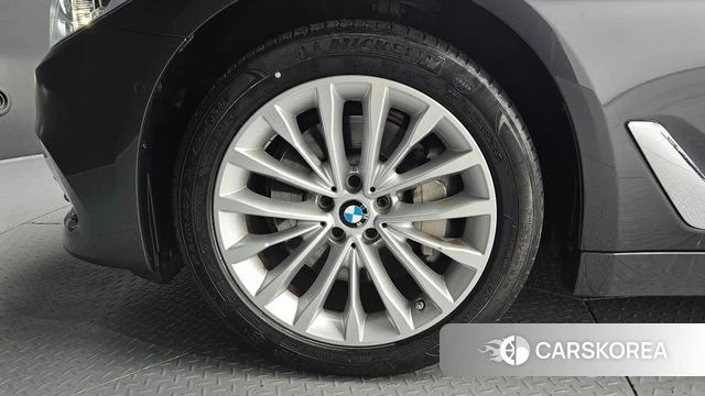 BMW 5 Series (G30) id 3852990 из Кореи 15