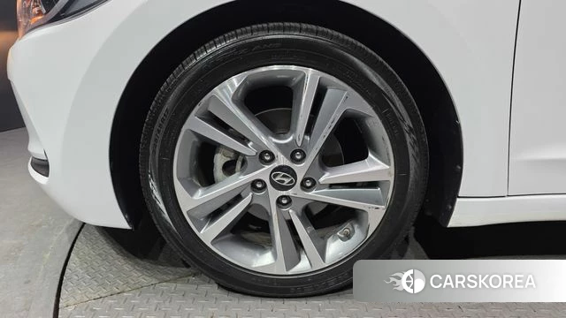 Hyundai Avante AD id 3861733 из Кореи 15