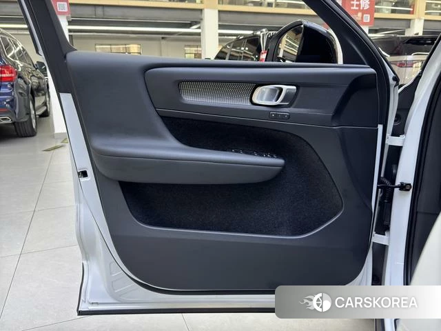 Volvo XC40 id 4219941 из Китая 9