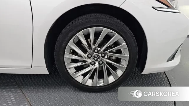 Lexus ES300h 7th generation id 3492482 из Кореи 15