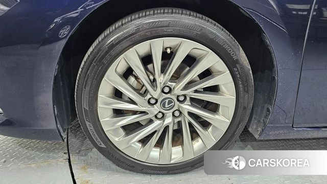 Lexus ES300h 7th generation id 4383869 из Кореи 15