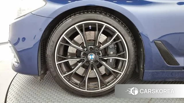 BMW 5 Series (G30) id 3351380 из Кореи 15