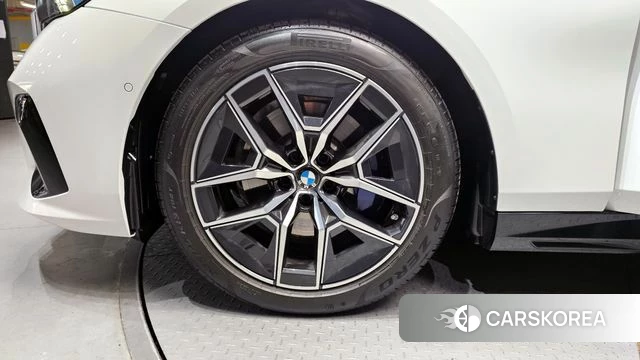 BMW 5 Series (G60) id 3876473 из Кореи 15