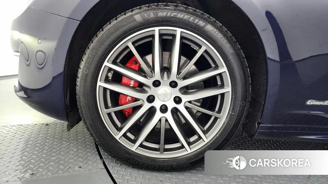 Maserati Ghibli id 3905744 из Кореи 15