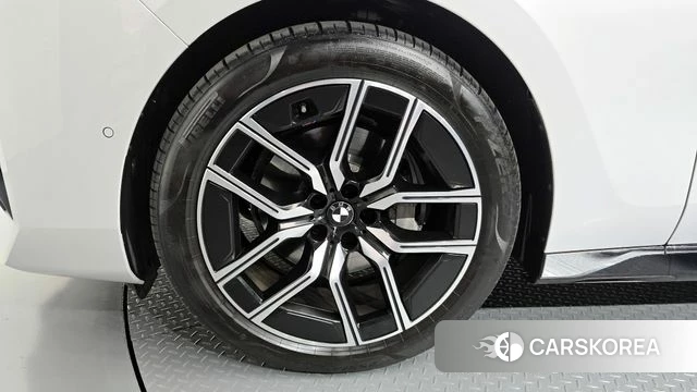 BMW 7 Series (G70) id 4200718 из Кореи 27
