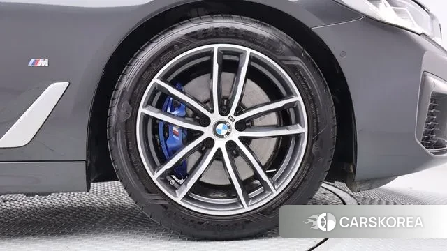 BMW 5 Series (G30) id 3499154 из Кореи 15