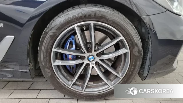 BMW 5 Series (G30) id 3003446 из Кореи 15