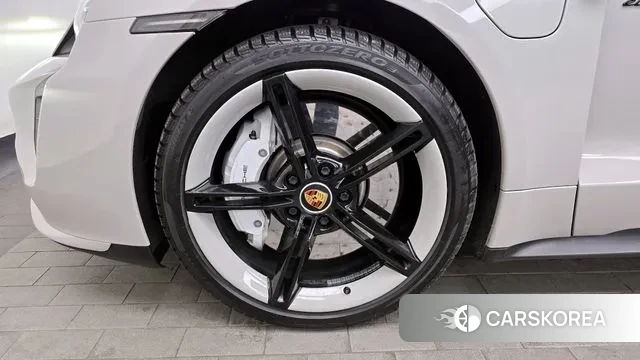 Porsche Taycan id 3606851 из Кореи 15