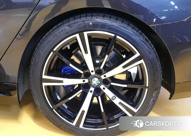 BMW 5 Series (G60) id 4248792 из Кореи 15