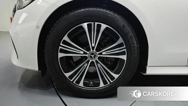 Mercedes-Benz E-Class W214 id 4314930 из Кореи 28