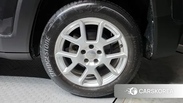 Jeep Renegade id 3788902 из Кореи 15