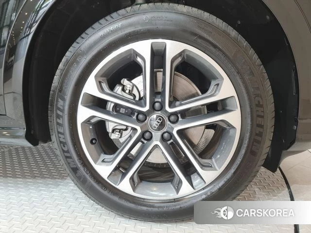Audi Q5 (80A) id 4523100 из Кореи 14