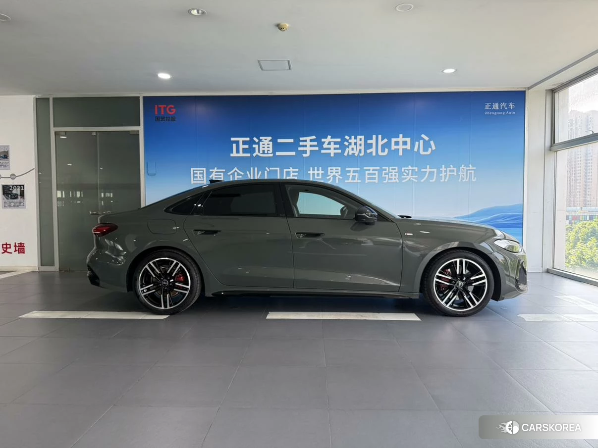 Audi A5L id 4512458 из Китая 22