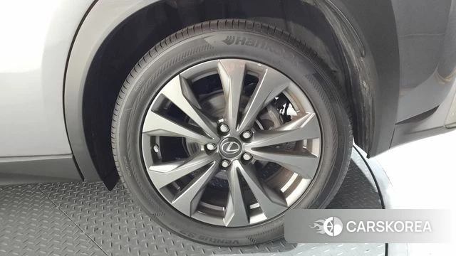 Lexus UX250h id 3860715 из Кореи 15