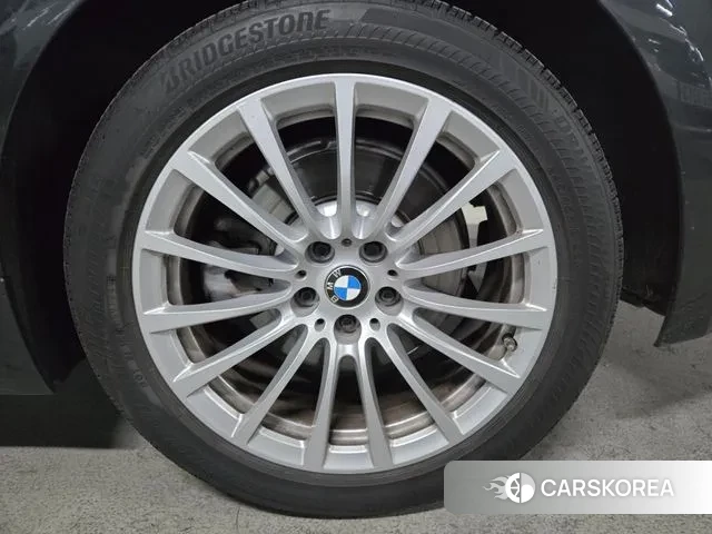 BMW 5 Series (G30) id 3651188 из Кореи 14