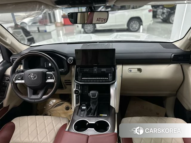 Toyota Land Cruiser (imported) 2025 Белый из Китая, фото 5