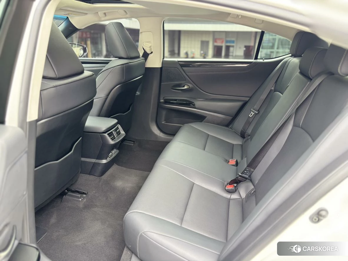 Lexus ES id 4510540 из Китая 10